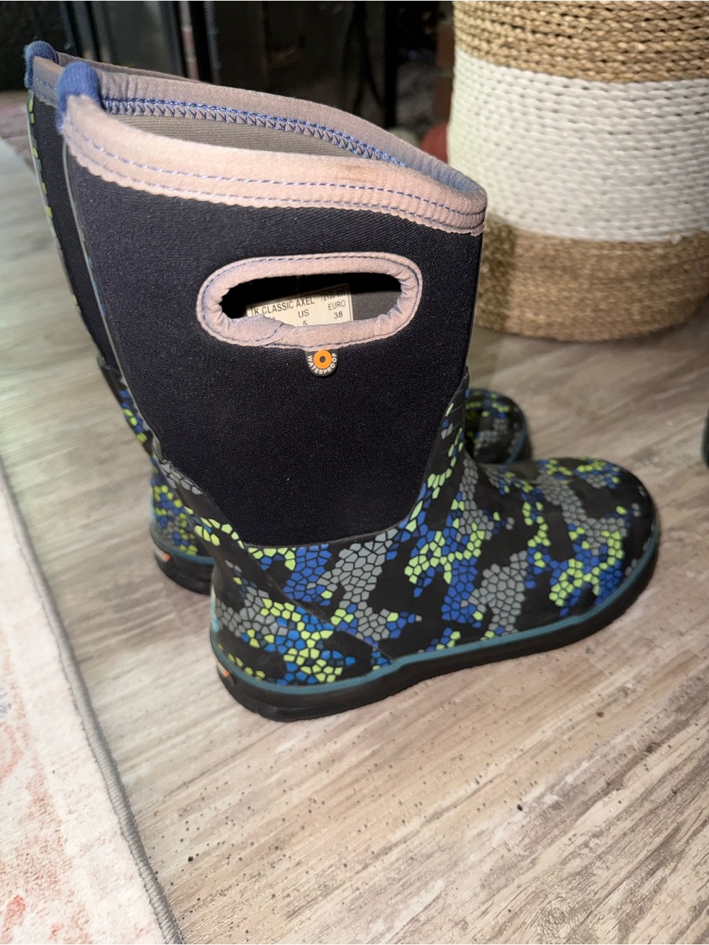 Bogs Kids Neoprene Boots - used with wear, some tread wear, color change